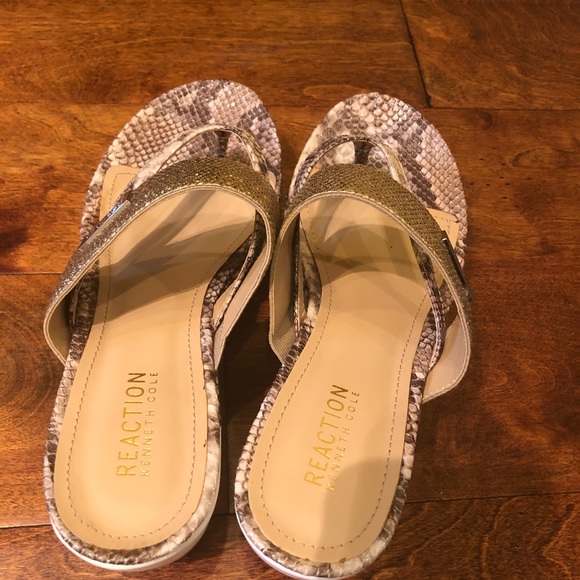 Kenneth Cole Pepea Cross Animal Print-Gold - Picture 5 of 6